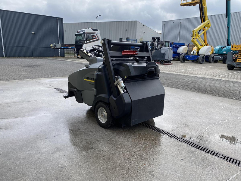Kärcher KM 105/110 R Bp, Veegmachine, hoogkieper - Yol süpürme aracı: fotoğraf 4 Kärcher KM 105/110 R Bp, Veegmachine, hoogkieper - Yol süpürme aracı: fotoğraf 4
