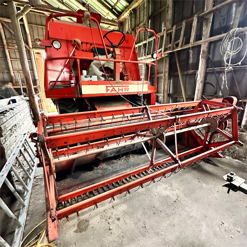 Deutz-Fahr M 750 - Hasat makinesi: fotoğraf 1 Deutz-Fahr M 750 - Hasat makinesi: fotoğraf 1
