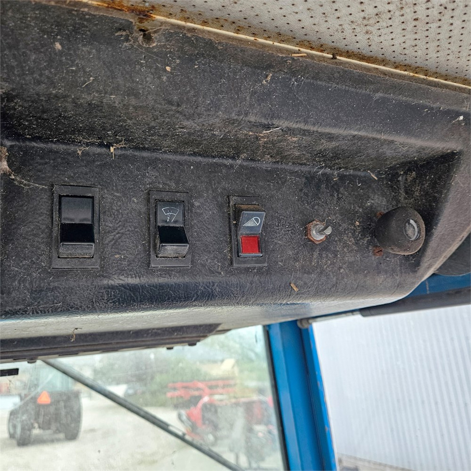 Traktör Ford 4610: fotoğraf 25