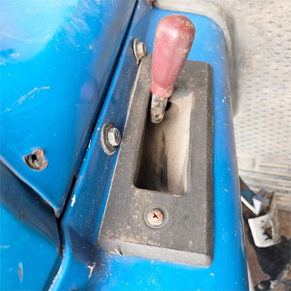 Traktör Ford 4610: fotoğraf 13