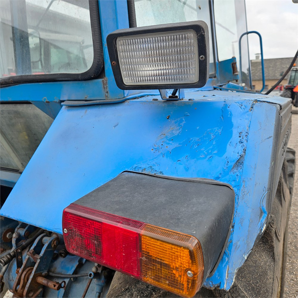 Traktör Ford 4610: fotoğraf 30