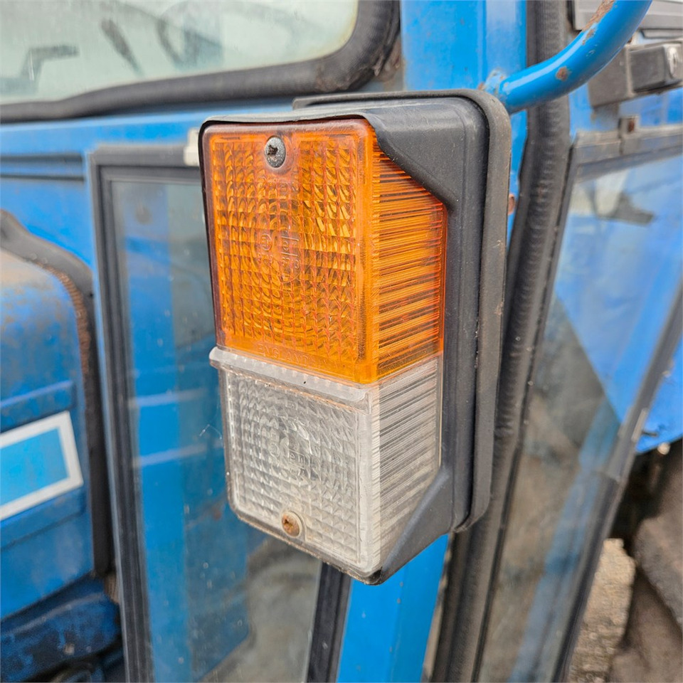 Traktör Ford 4610: fotoğraf 28