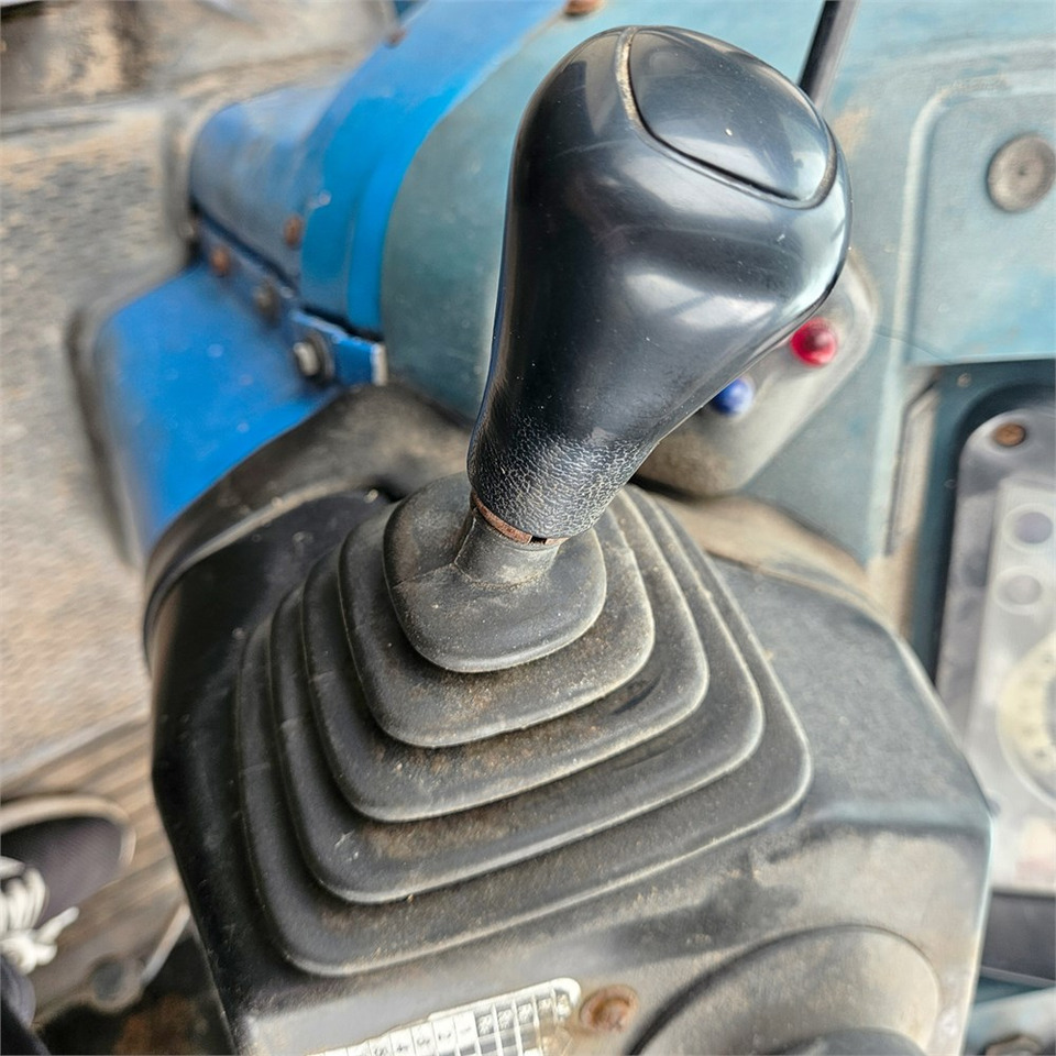 Traktör Ford 4610: fotoğraf 12