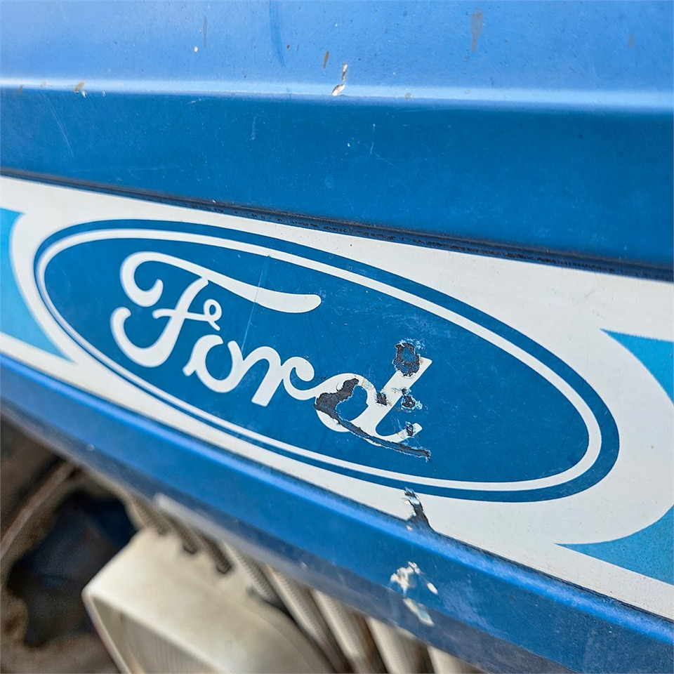 Traktör Ford 4610: fotoğraf 36