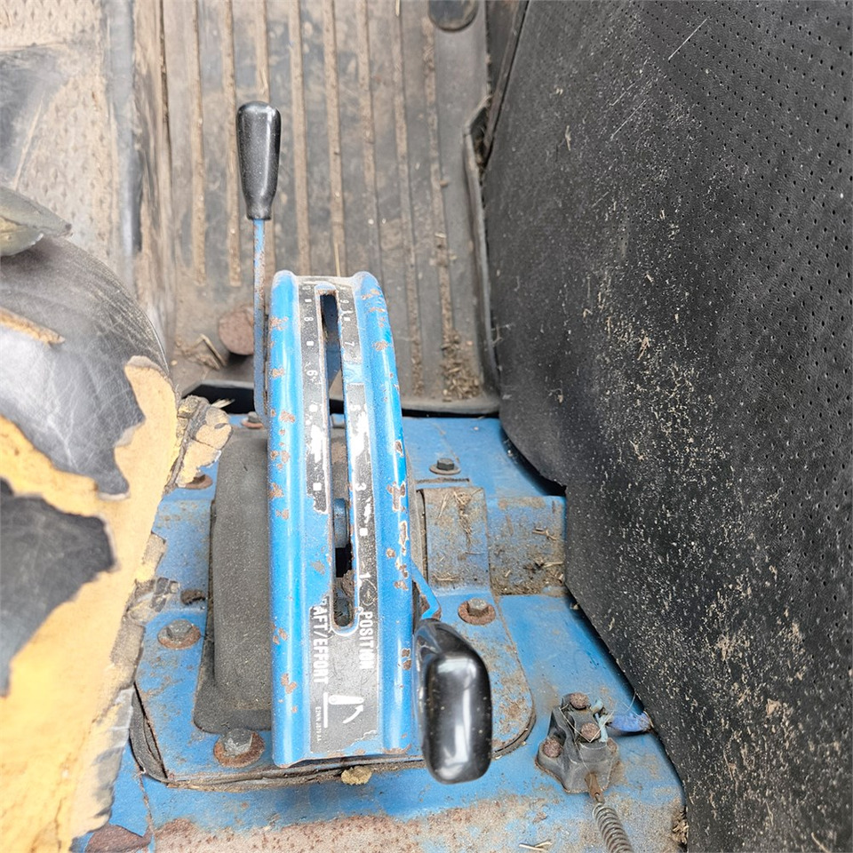 Traktör Ford 4610: fotoğraf 15