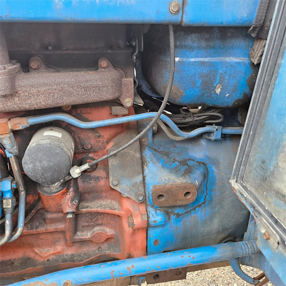 Traktör Ford 4610: fotoğraf 41