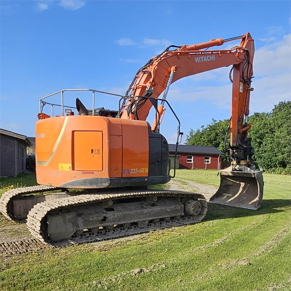 Hitachi ZX 225 - Paletli ekskavatör: fotoğraf 3 Hitachi ZX 225 - Paletli ekskavatör: fotoğraf 3