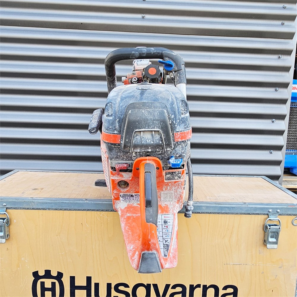 Husqvarna K970 RING - Asfalt döşeme aracı: fotoğraf 5 Husqvarna K970 RING - Asfalt döşeme aracı: fotoğraf 5