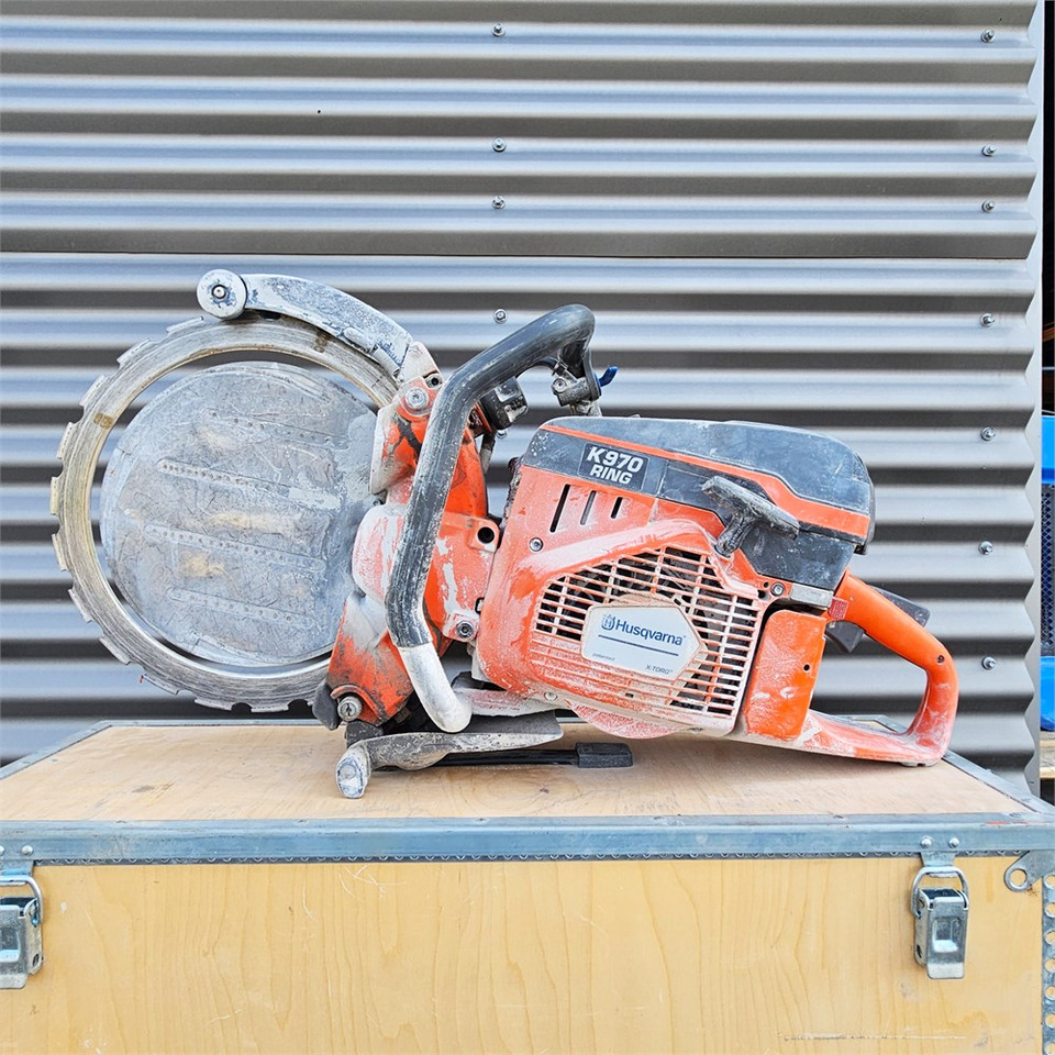 Husqvarna K970 RING - Asfalt döşeme aracı: fotoğraf 1 Husqvarna K970 RING - Asfalt döşeme aracı: fotoğraf 1