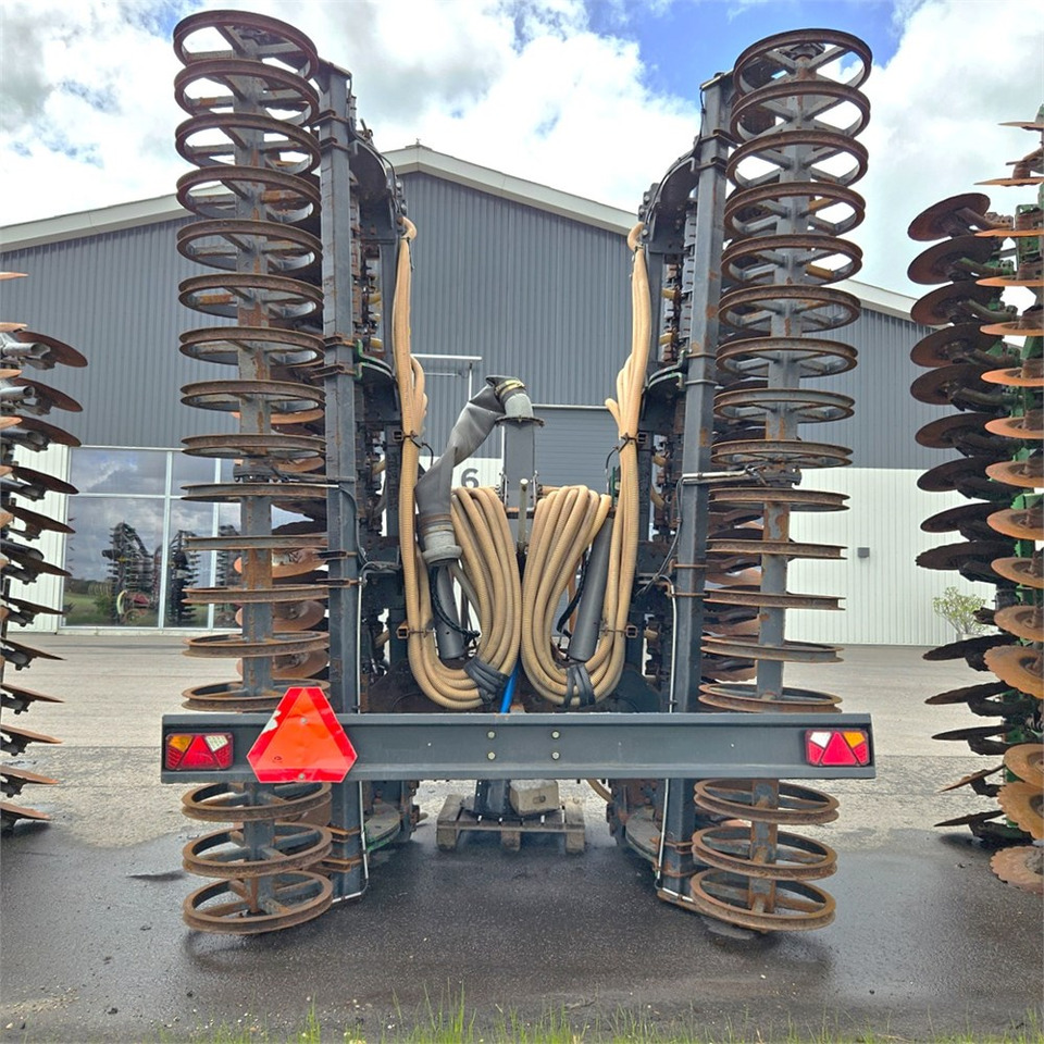 Intertech 7,5m - Gübreleme makinesi: fotoğraf 4 Intertech 7,5m - Gübreleme makinesi: fotoğraf 4
