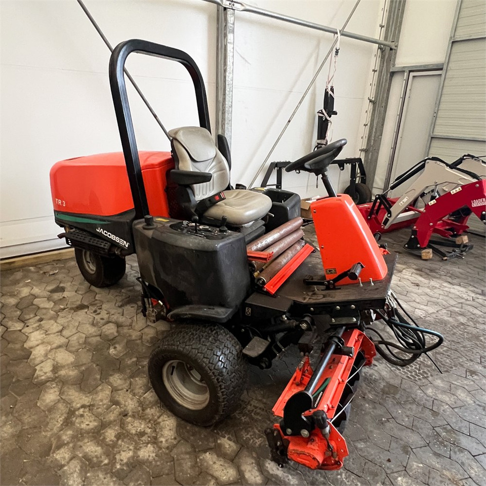 Jacobsen AR3 - Çim biçme makinesi: fotoğraf 3 Jacobsen AR3 - Çim biçme makinesi: fotoğraf 3