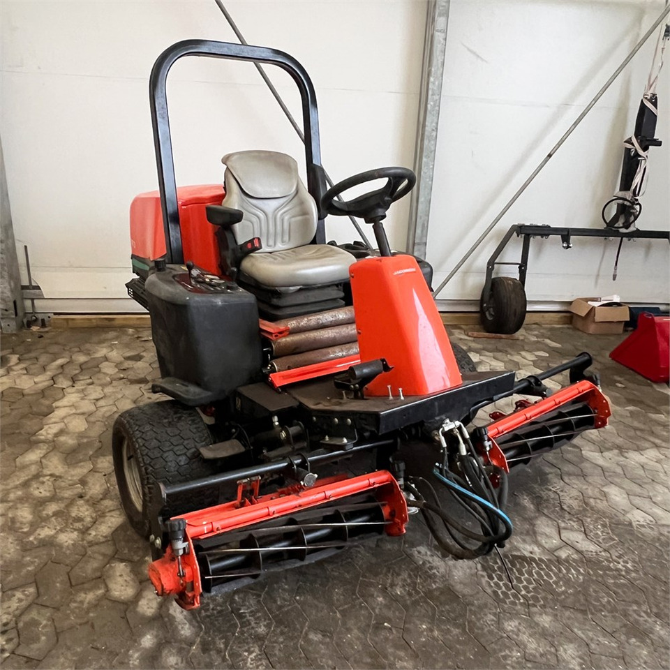 Jacobsen AR3 - Çim biçme makinesi: fotoğraf 1 Jacobsen AR3 - Çim biçme makinesi: fotoğraf 1