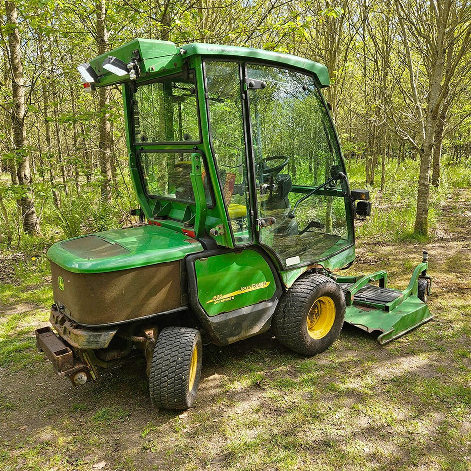 John Deere 1565 Series II 4WD - Çim biçme makinesi: fotoğraf 4 John Deere 1565 Series II 4WD - Çim biçme makinesi: fotoğraf 4