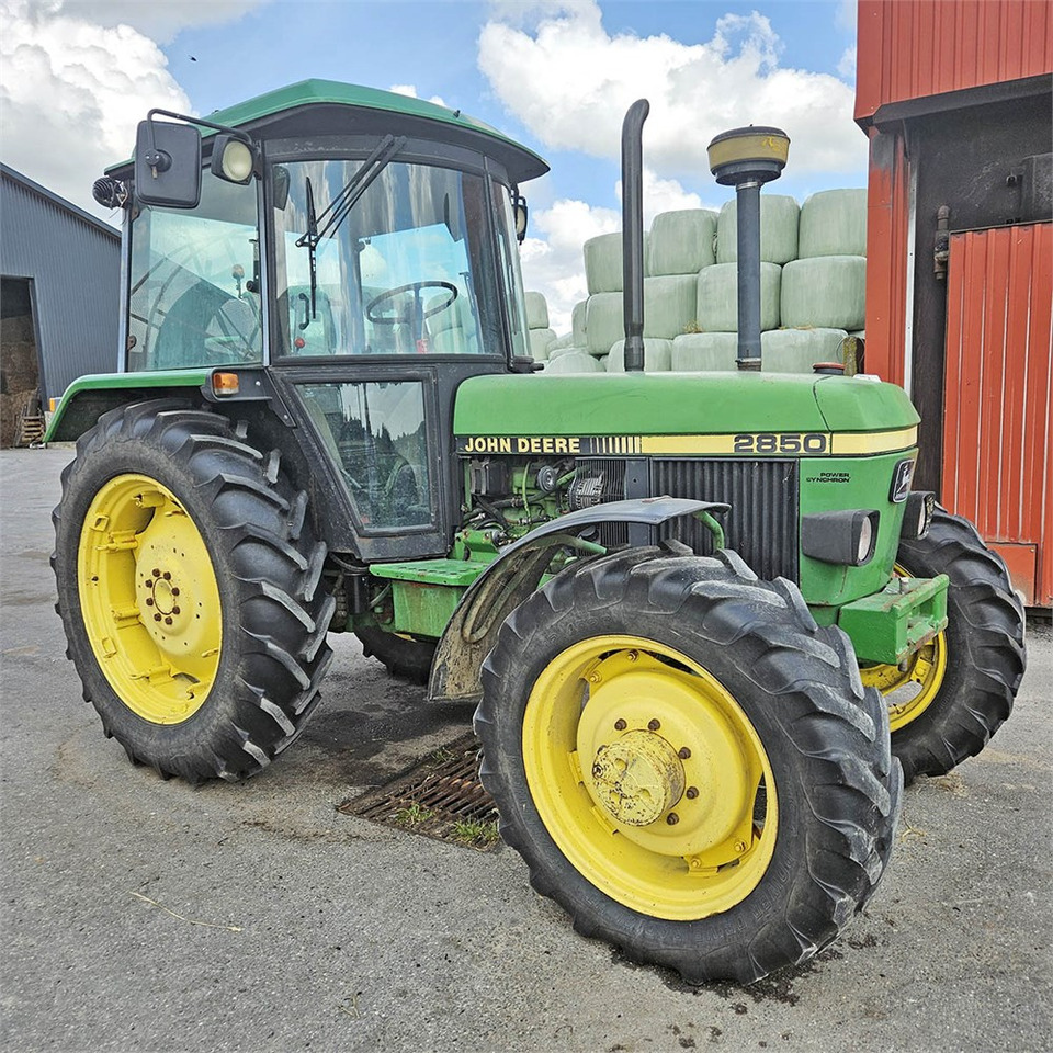 John Deere 2850 MFWD - Traktör: fotoğraf 1 John Deere 2850 MFWD - Traktör: fotoğraf 1