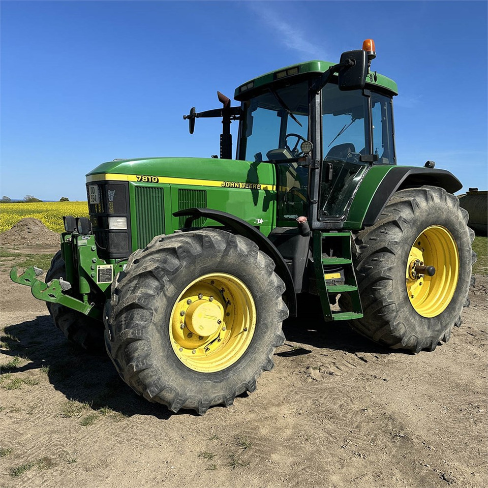 John Deere 7810 - Traktör: fotoğraf 1 John Deere 7810 - Traktör: fotoğraf 1