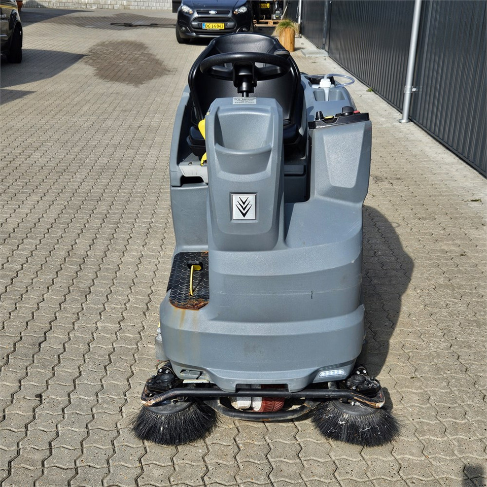 Kärcher Professional B 150R - Zemin yıkama makinası: fotoğraf 3 Kärcher Professional B 150R - Zemin yıkama makinası: fotoğraf 3