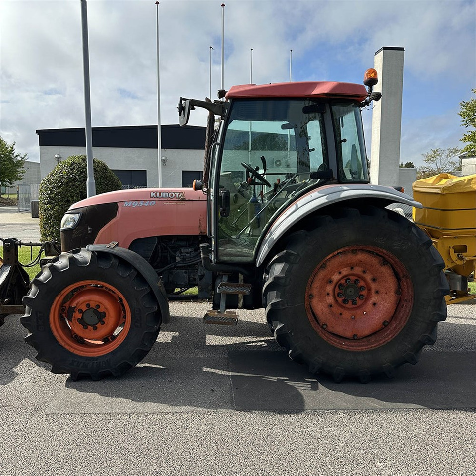 Kubota M 9540 2/4 WD - Traktör: fotoğraf 4 Kubota M 9540 2/4 WD - Traktör: fotoğraf 4