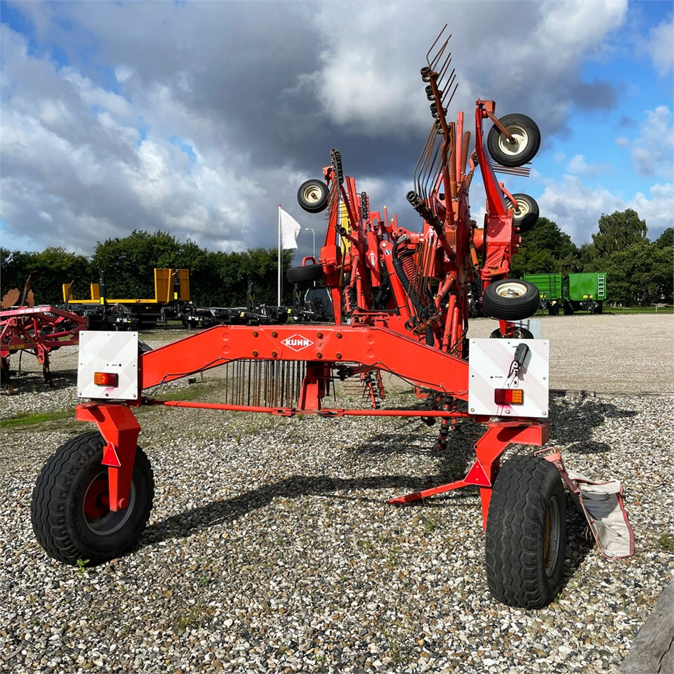 Kuhn GA8020 - Saman makinesi: fotoğraf 2 Kuhn GA8020 - Saman makinesi: fotoğraf 2