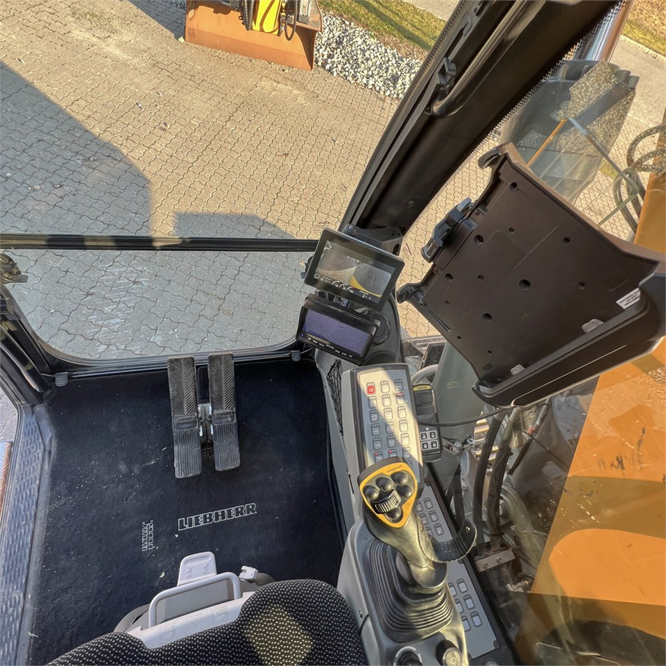 Paletli ekskavatör Liebherr R914 Compact S: fotoğraf 22