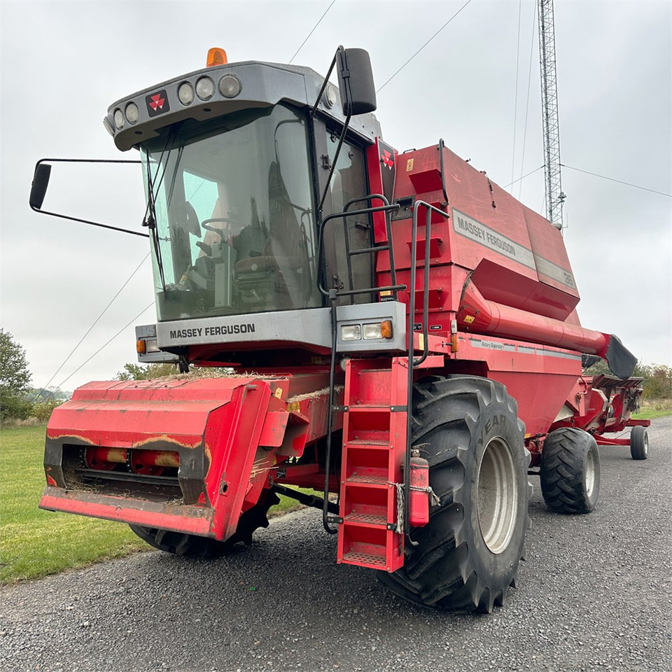Massey Ferguson 36 - Hasat makinesi: fotoğraf 3 Massey Ferguson 36 - Hasat makinesi: fotoğraf 3