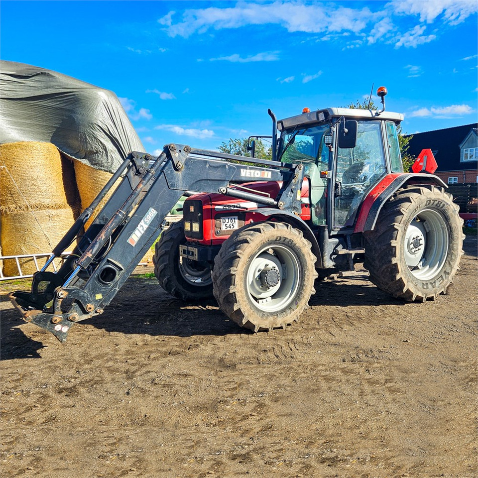 Massey Ferguson 4270 - Traktör: fotoğraf 1 Massey Ferguson 4270 - Traktör: fotoğraf 1