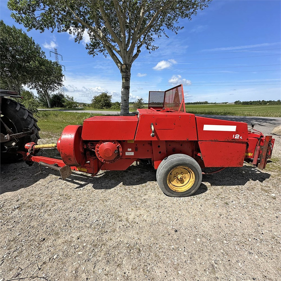 Massey Ferguson MF128 - Saman makinesi: fotoğraf 4 Massey Ferguson MF128 - Saman makinesi: fotoğraf 4