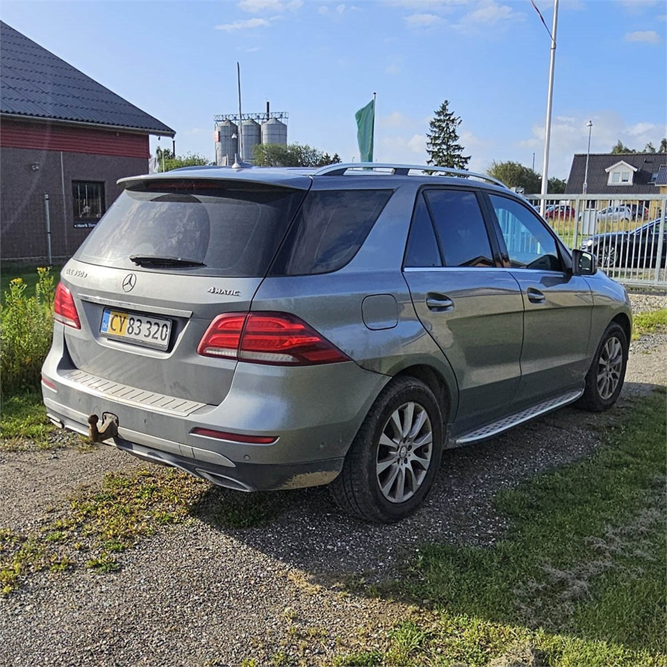 Mercedes GLE 350 4matic - Binek araba: fotoğraf 5 Mercedes GLE 350 4matic - Binek araba: fotoğraf 5