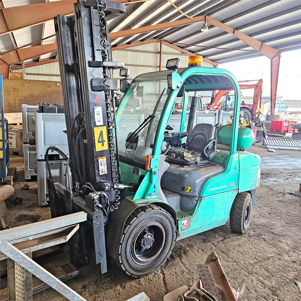 Mitsubishi FG35N - Forklift: fotoğraf 2 Mitsubishi FG35N - Forklift: fotoğraf 2