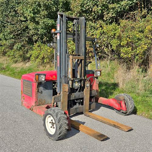 Moffett M4 25.3 - Kamyona monte forklift: fotoğraf 2 Moffett M4 25.3 - Kamyona monte forklift: fotoğraf 2