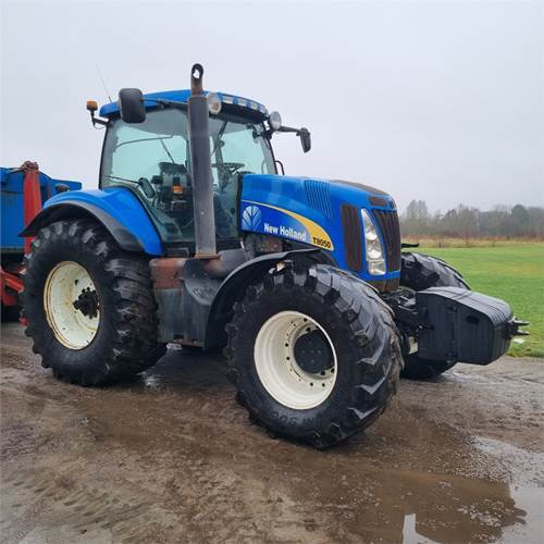 New Holland T8050 Class 5 - Traktör: fotoğraf 1 New Holland T8050 Class 5 - Traktör: fotoğraf 1