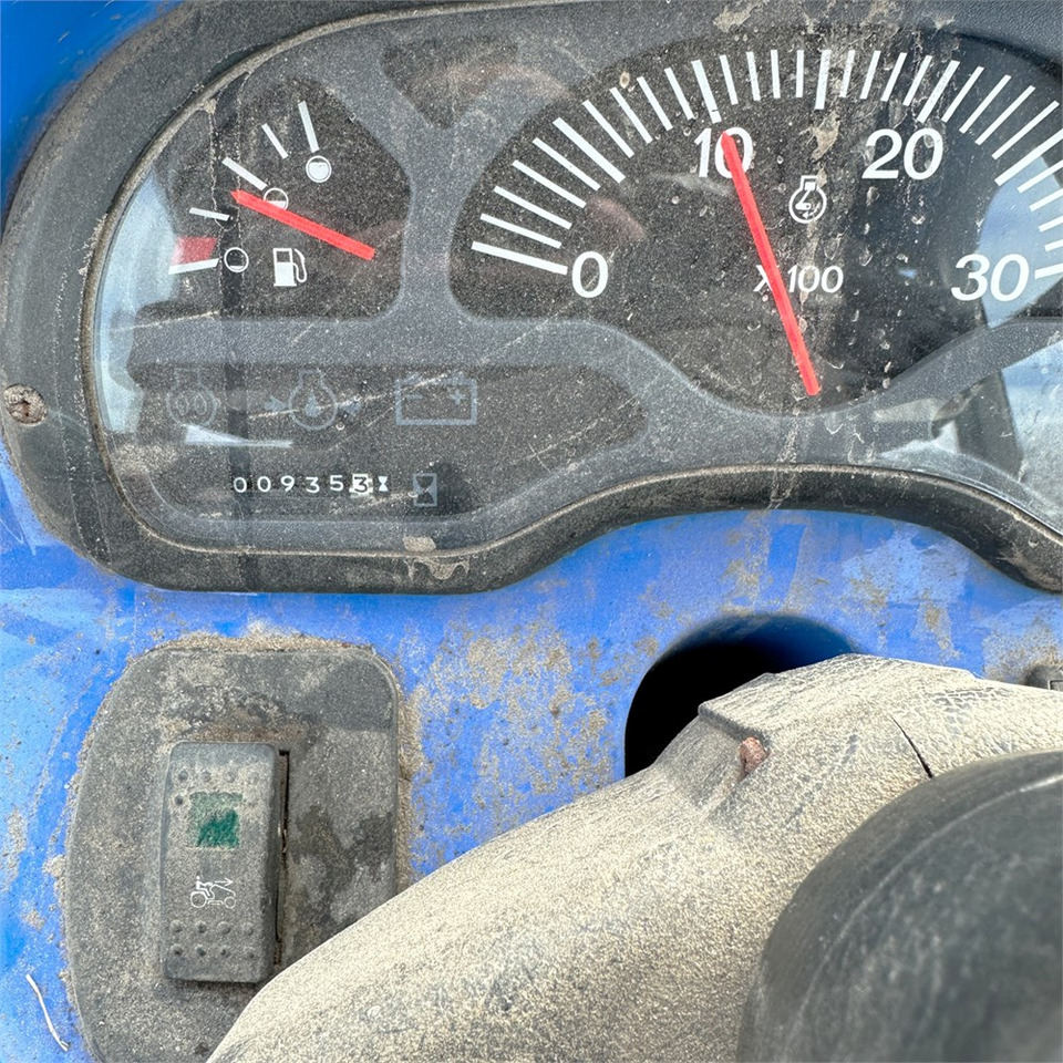 New Holland TC27D finansal kiralama New Holland TC27D: fotoğraf 15