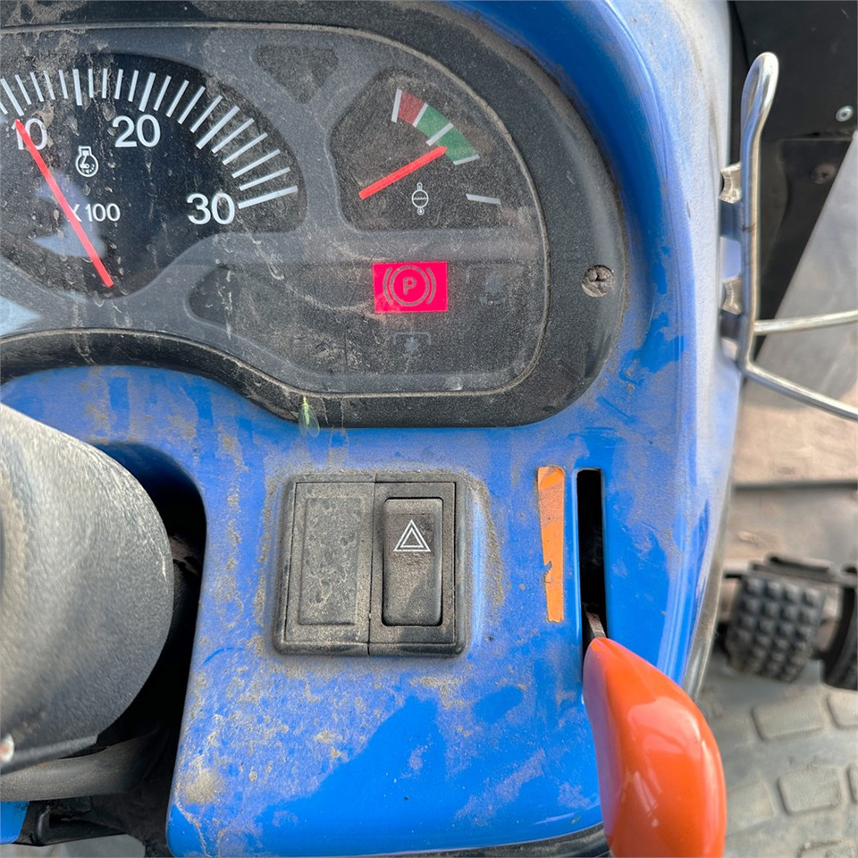 New Holland TC27D finansal kiralama New Holland TC27D: fotoğraf 16