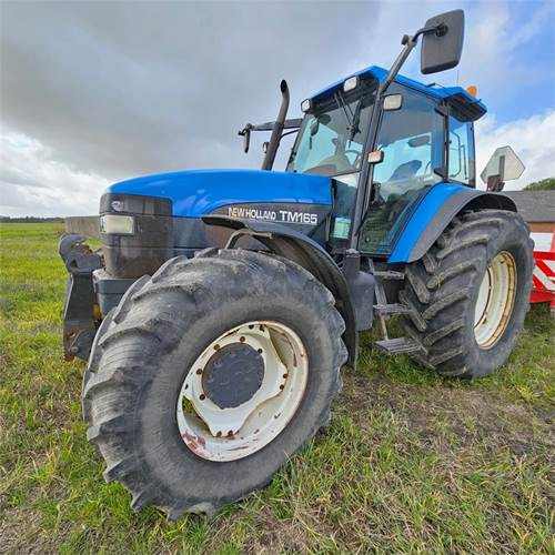 New Holland TM165 - Traktör: fotoğraf 2 New Holland TM165 - Traktör: fotoğraf 2