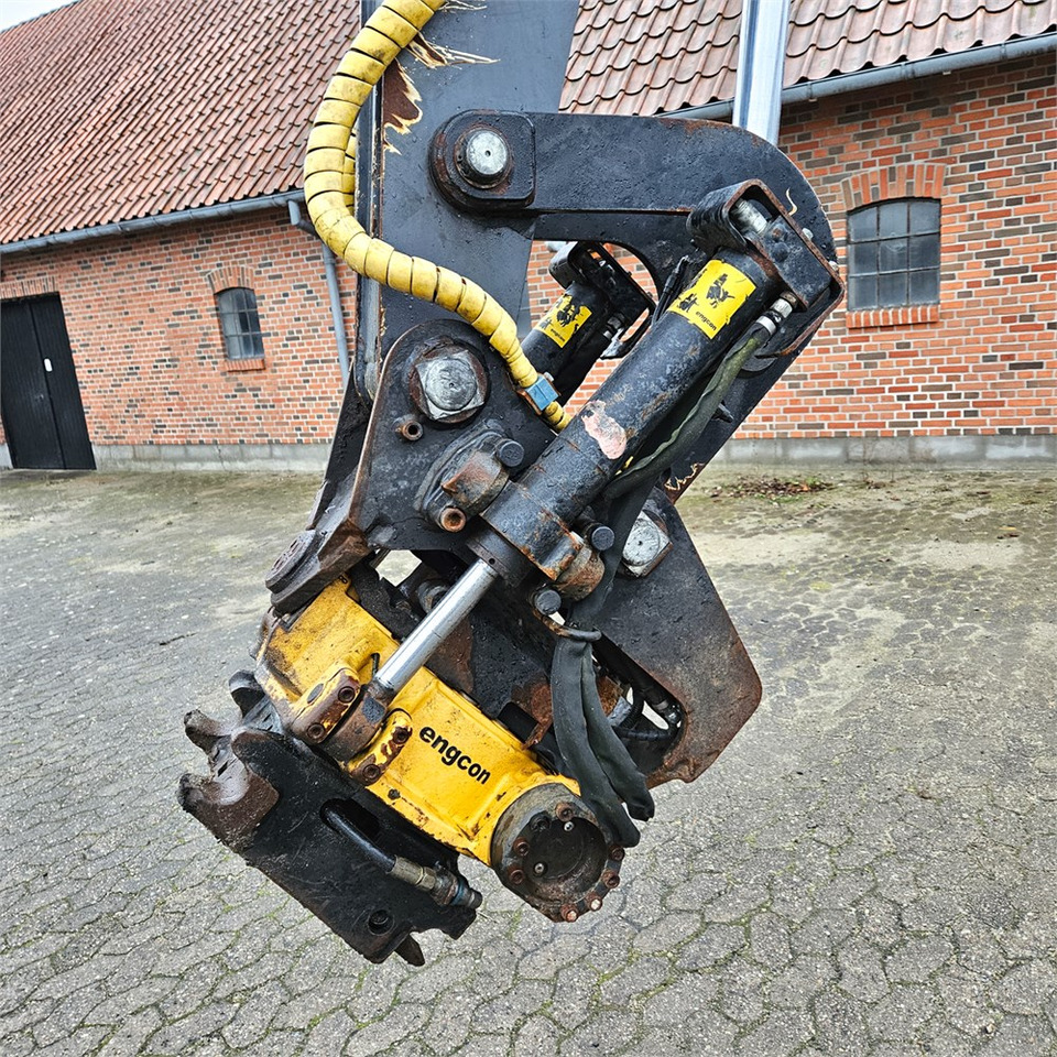 Schaeff-Terex TW110 - Tekerlekli ekskavatör: fotoğraf 4 Schaeff-Terex TW110 - Tekerlekli ekskavatör: fotoğraf 4