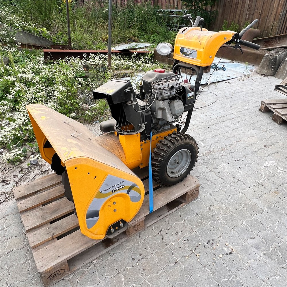 Stiga Snow Power - Kar püskürtme makinesi: fotoğraf 4 Stiga Snow Power - Kar püskürtme makinesi: fotoğraf 4