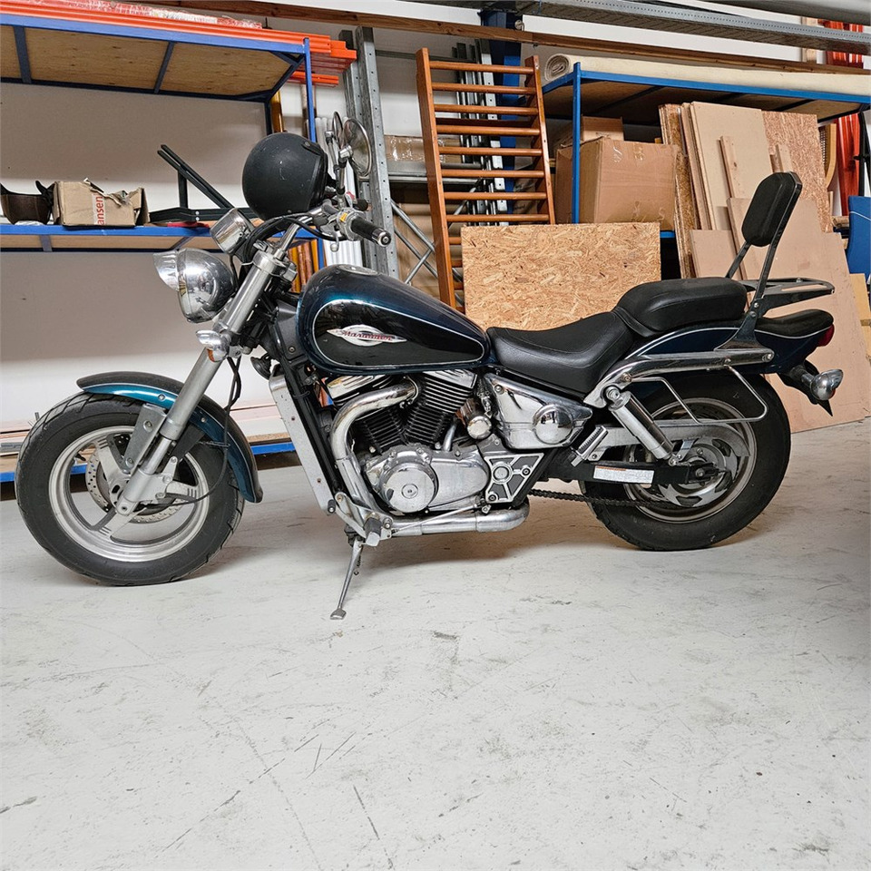 Suzuki Marauder VZ 800 - Motosiklet: fotoğraf 2 Suzuki Marauder VZ 800 - Motosiklet: fotoğraf 2