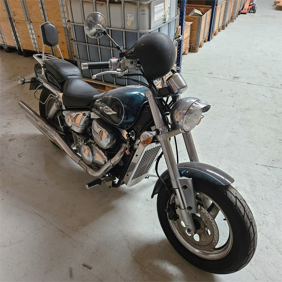 Motosiklet Suzuki Marauder VZ 800: fotoğraf 6 Motosiklet Suzuki Marauder VZ 800: fotoğraf 6