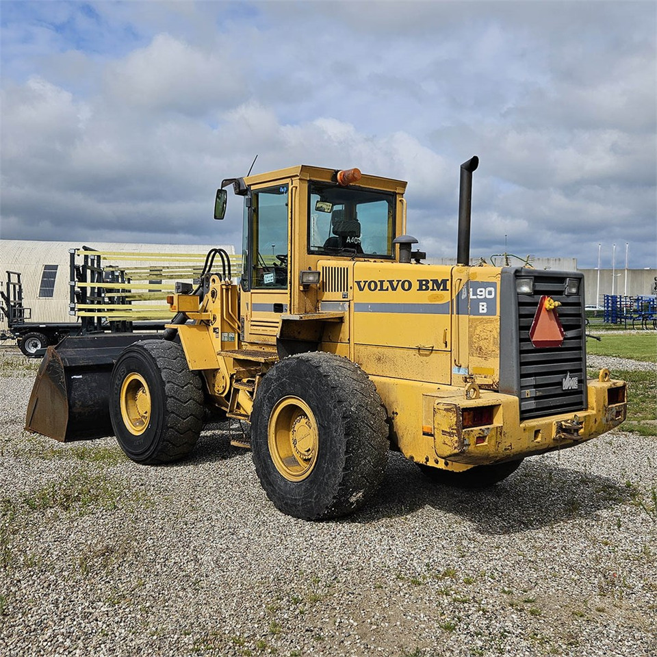 Volvo L90 B - Tekerlekli yükleyici: fotoğraf 3 Volvo L90 B - Tekerlekli yükleyici: fotoğraf 3