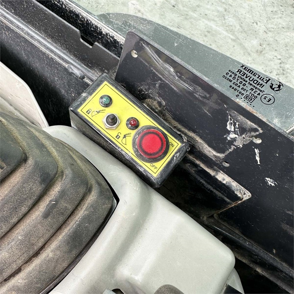 Mini ekskavatör Yanmar SV26: fotoğraf 32