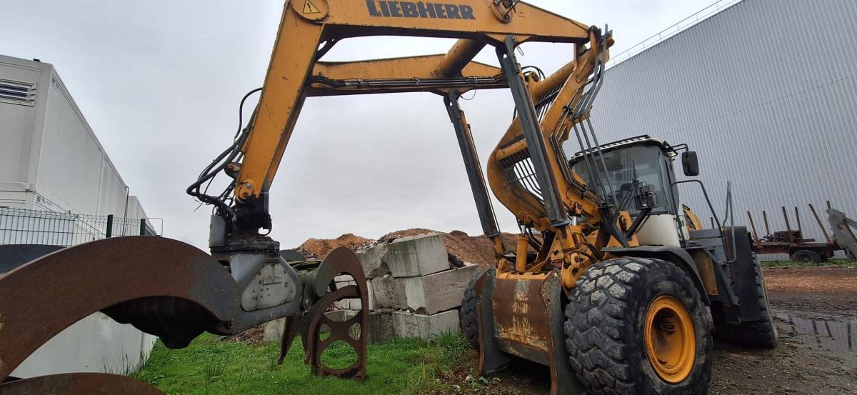 Liebherr L580 - Tekerlekli yükleyici: fotoğraf 1 Liebherr L580 - Tekerlekli yükleyici: fotoğraf 1