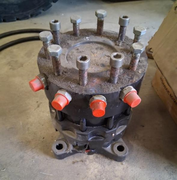 MORIN M1 - Çeneli kepçe - İş makinaları: fotoğraf 2 MORIN M1 - Çeneli kepçe - İş makinaları: fotoğraf 2