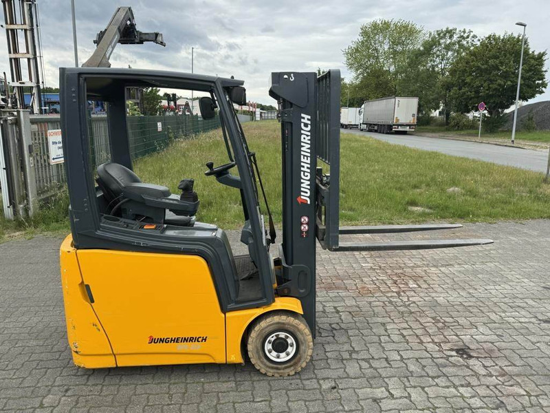 Jungheinrich EFG213 - Elektrikli forklift: fotoğraf 4 Jungheinrich EFG213 - Elektrikli forklift: fotoğraf 4