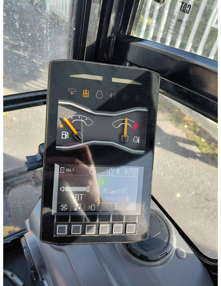 CAT 302 - Paletli ekskavatör: fotoğraf 5 CAT 302 - Paletli ekskavatör: fotoğraf 5