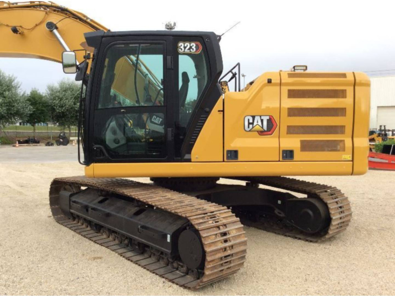 CAT 323 - Paletli ekskavatör: fotoğraf 1 CAT 323 - Paletli ekskavatör: fotoğraf 1