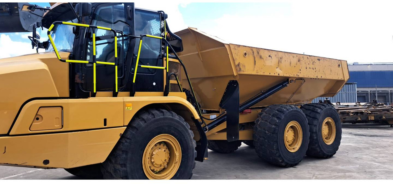 CAT 730 - Belden kırma kaya kamyonu: fotoğraf 1 CAT 730 - Belden kırma kaya kamyonu: fotoğraf 1