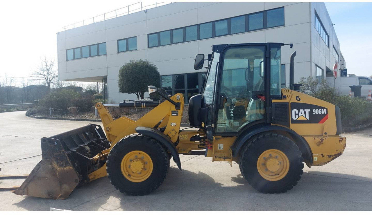 CAT 906M - Tekerlekli yükleyici: fotoğraf 4 CAT 906M - Tekerlekli yükleyici: fotoğraf 4