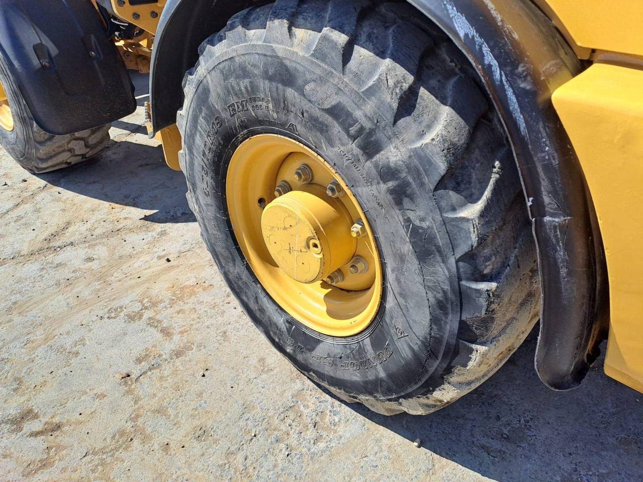 Tekerlekli yükleyici CAT 906M: fotoğraf 9