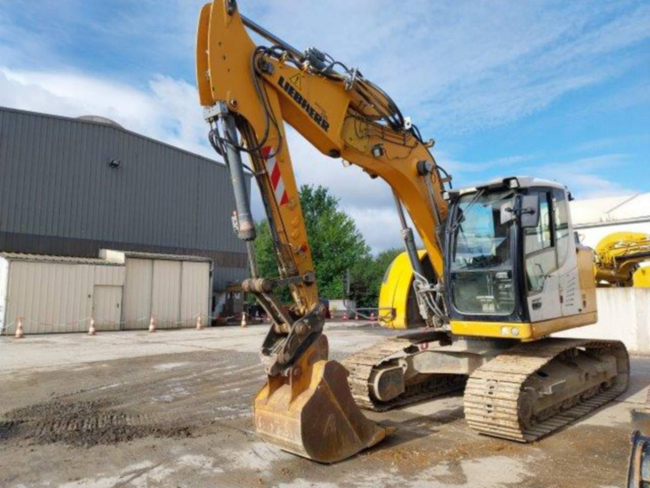 Paletli ekskavatör LIEBHERR R914B: fotoğraf 1