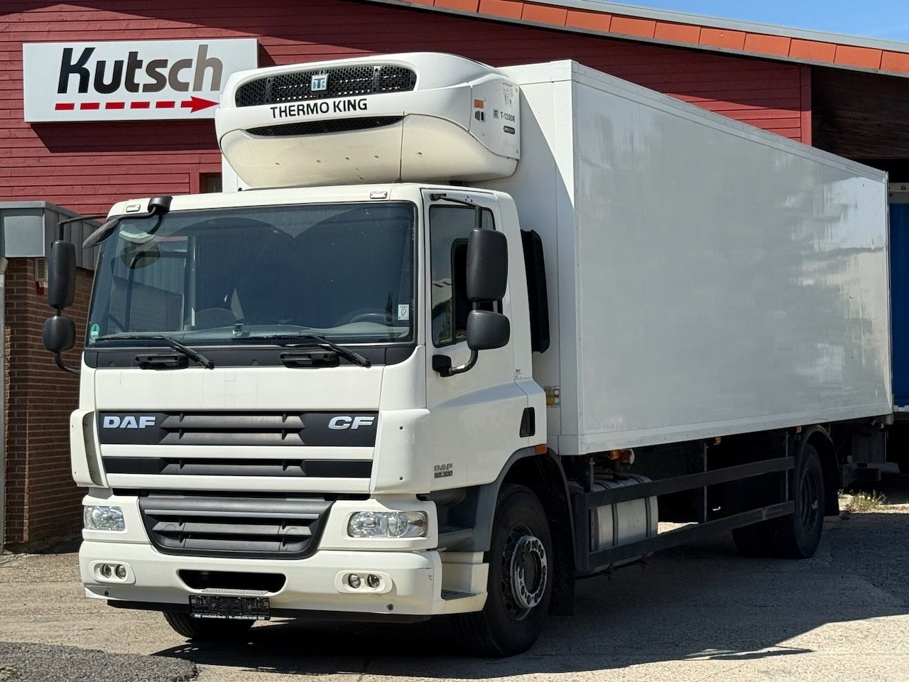 DAF CF 65.300 Tiefkühl, 2t Lbw, ThermoKing 1200 - Refrijeratör kamyon: fotoğraf 1 DAF CF 65.300 Tiefkühl, 2t Lbw, ThermoKing 1200 - Refrijeratör kamyon: fotoğraf 1