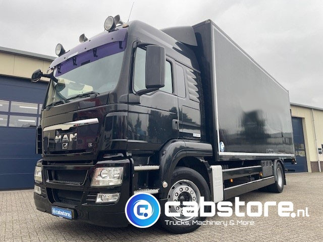 MAN TGS 18.360 4X2 BL Euro 4 - zijlader - Bouwjaar 2008 - Automaat - 2.000 kg laadklep - AHW koppeling - Kapalı kasa kamyon: fotoğraf 2 MAN TGS 18.360 4X2 BL Euro 4 - zijlader - Bouwjaar 2008 - Automaat - 2.000 kg laadklep - AHW koppeling - Kapalı kasa kamyon: fotoğraf 2